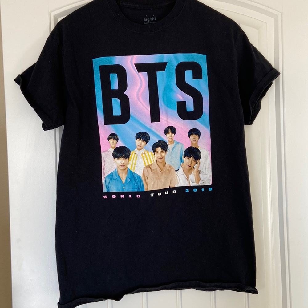 BTS black world tour 2019 t-shirt size M